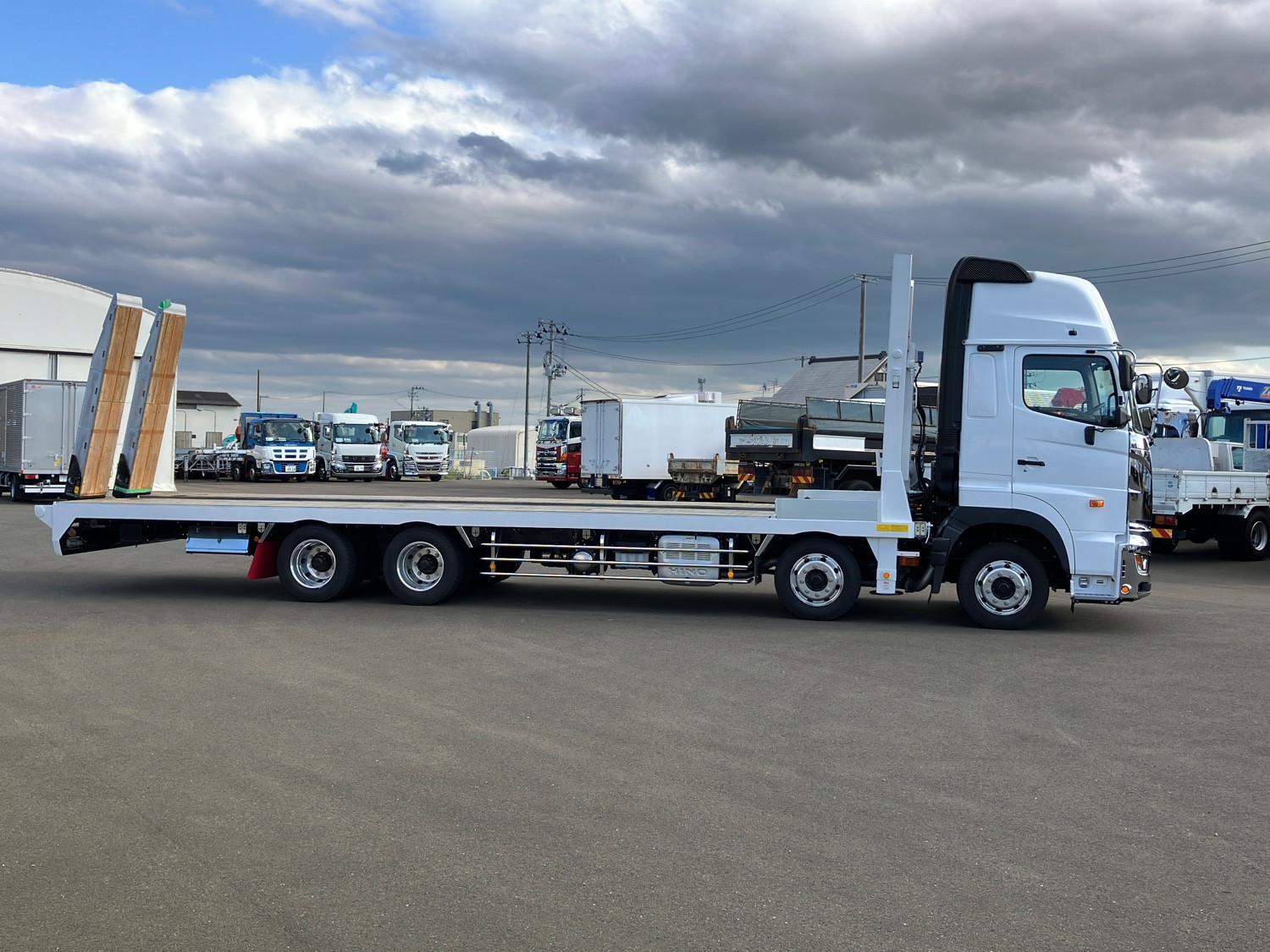 日野 プロフィア 2DG-FW1AHC(8x4)の写真8