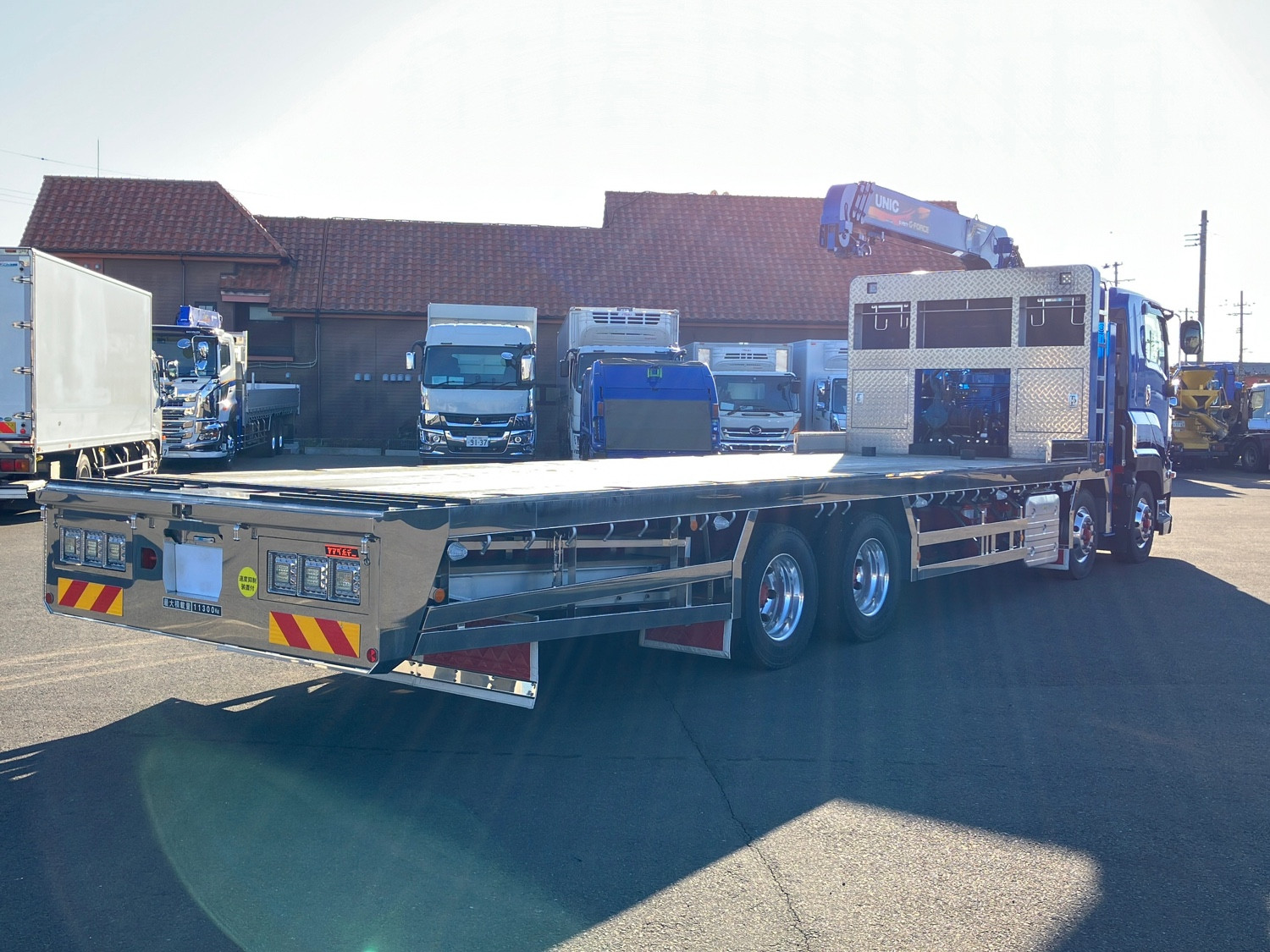 いすゞ ギガ 2PG-CYH77D(8x4)の写真3