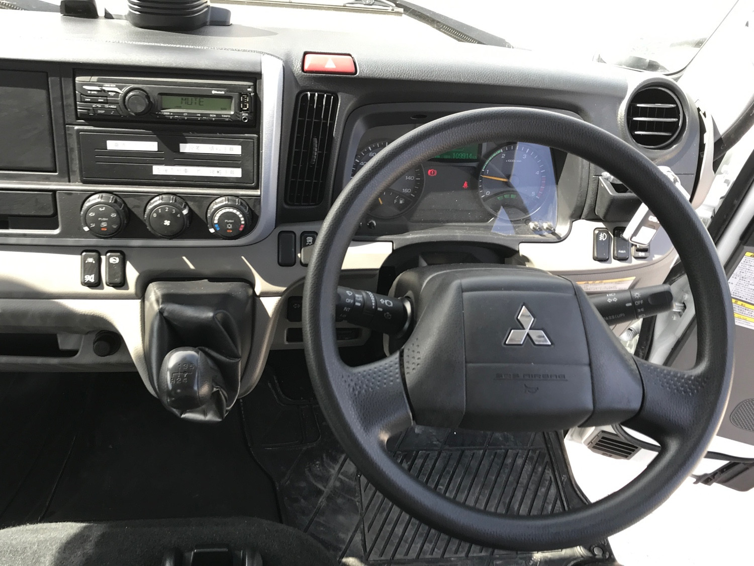 三菱 キャンター 2RG-FBA20(2WD)の写真16