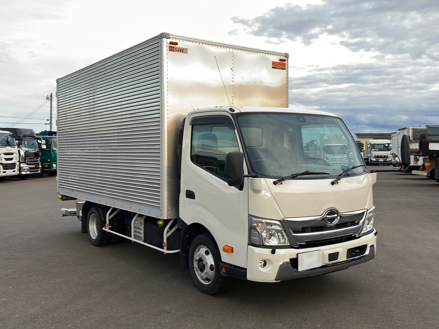 日野 デュトロ 2RG-XZU712M(2WD)の写真2