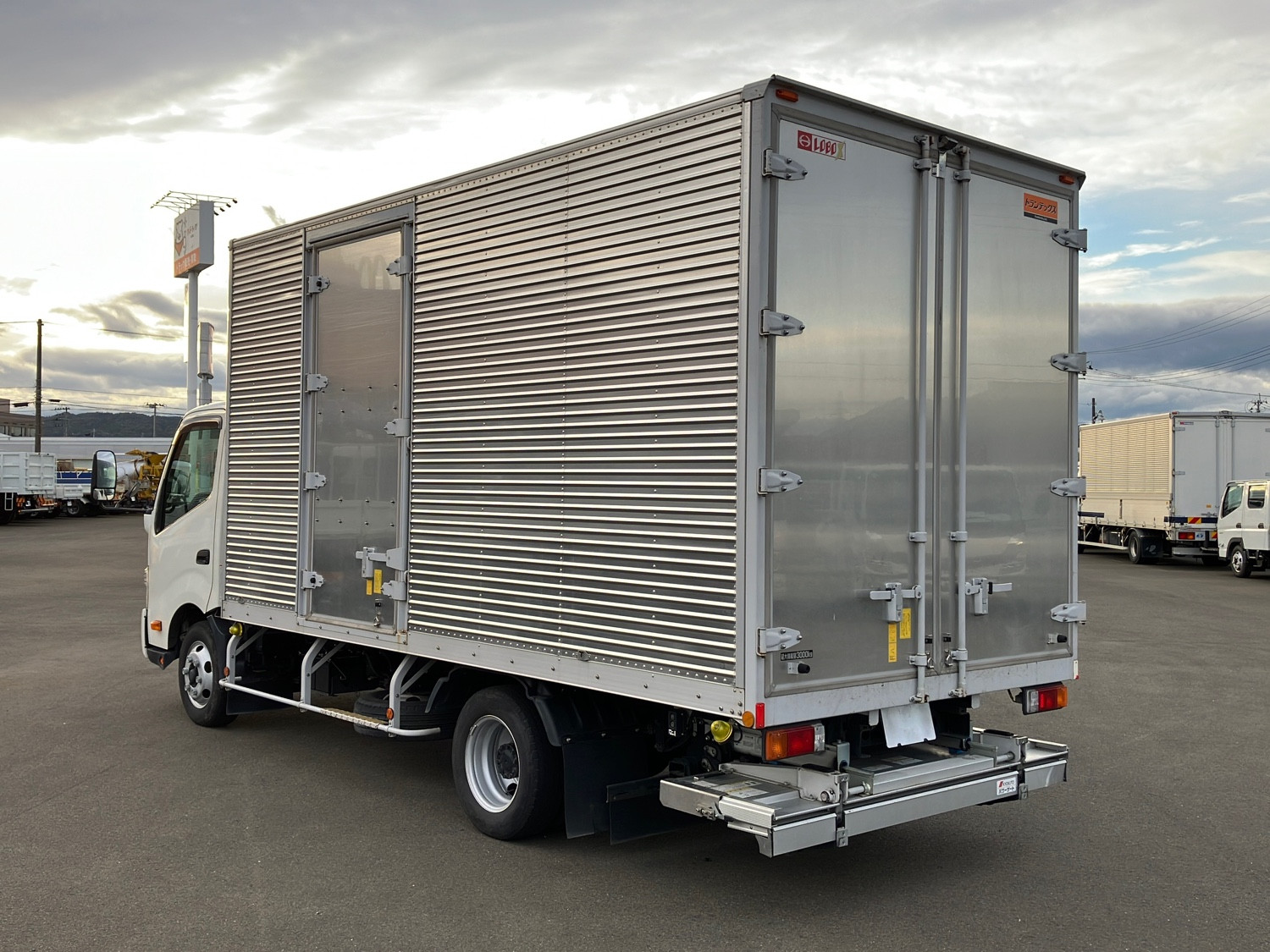 日野 デュトロ 2RG-XZU712M(2WD)の写真4