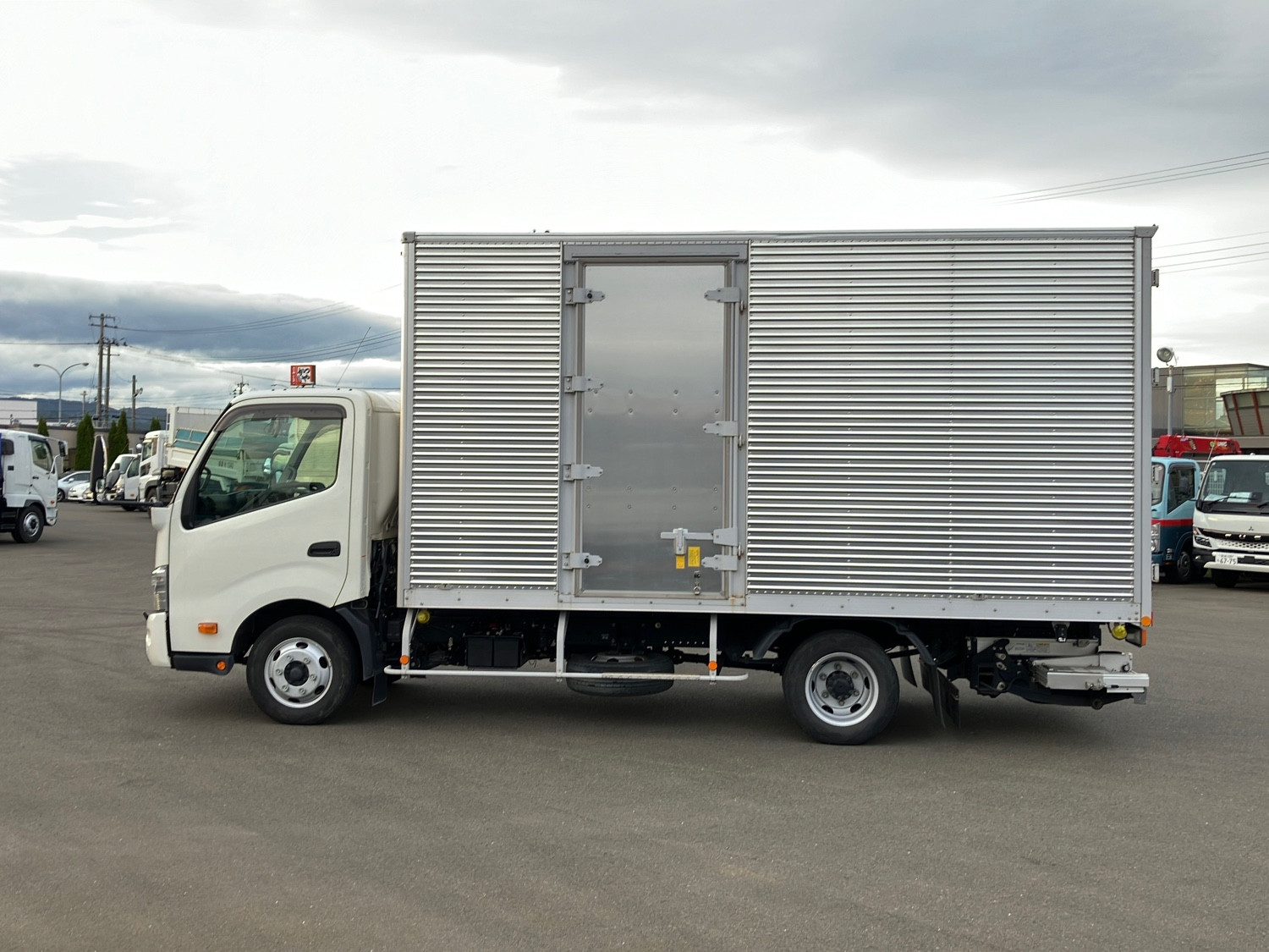 日野 デュトロ 2RG-XZU712M(2WD)の写真5