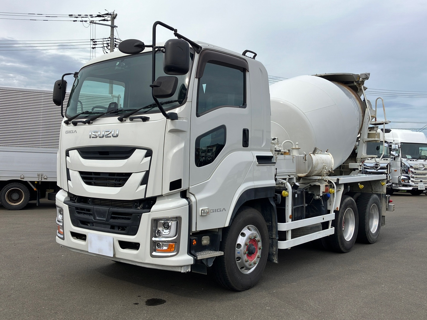 いすゞ ギガ 2KG-CXZ77CT(6x4)の写真1