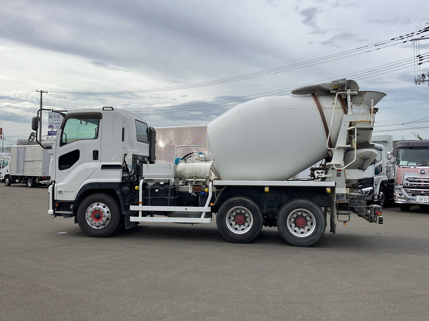 いすゞ ギガ 2KG-CXZ77CT(6x4)の写真5