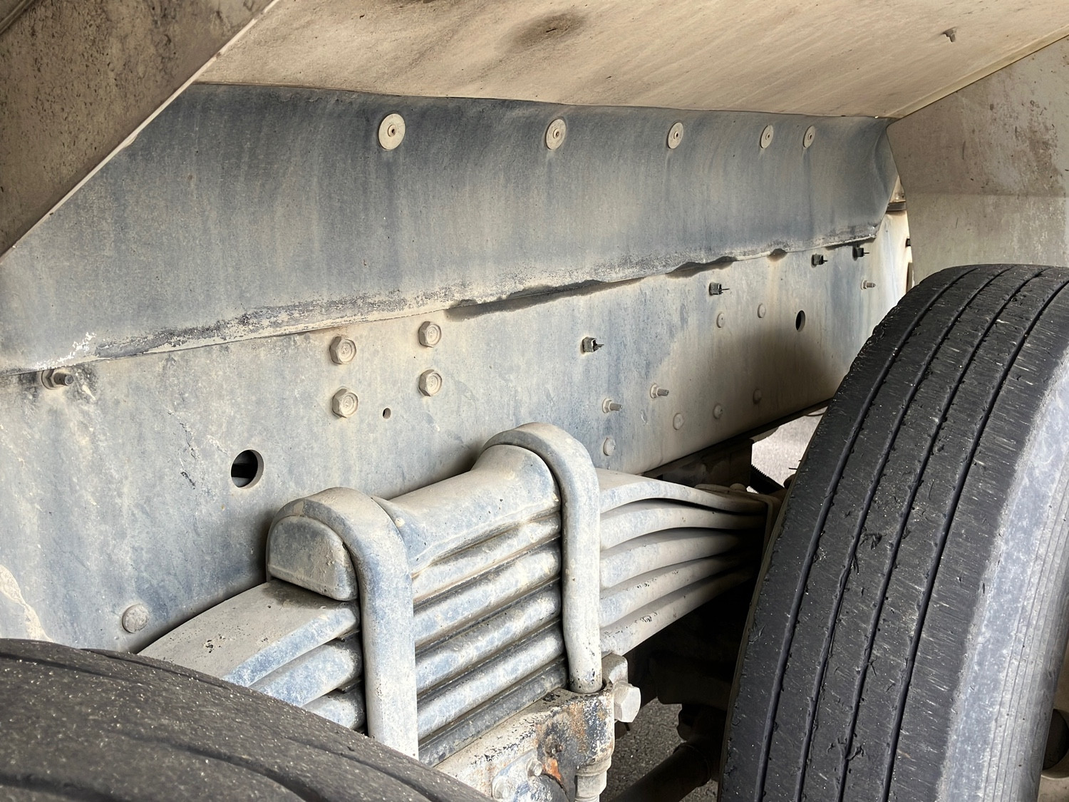 いすゞ ギガ 2KG-CXZ77CT(6x4)の写真14