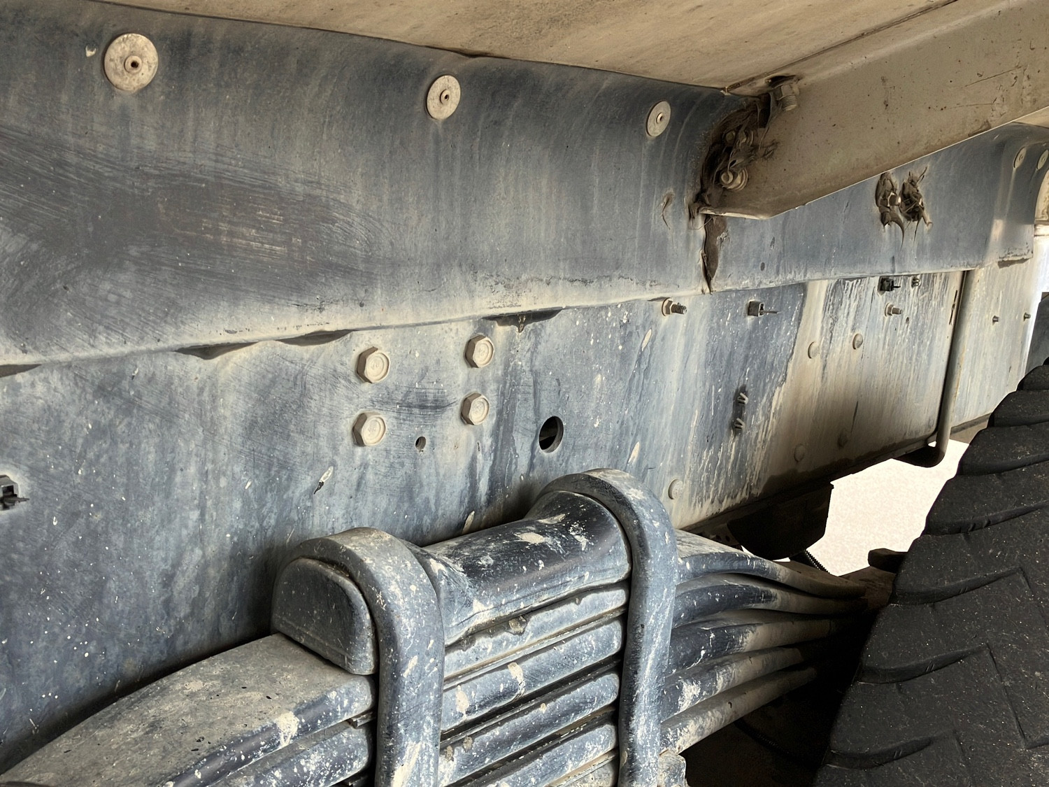 いすゞ ギガ 2KG-CXZ77CT(6x4)の写真15