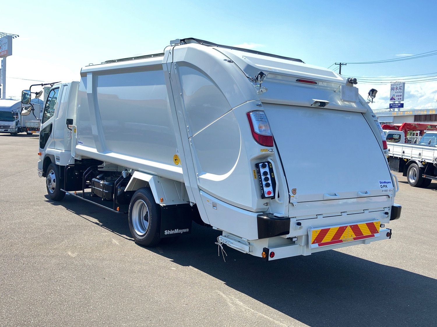 三菱 ファイター 2KG-FK62F(2WD)の写真4