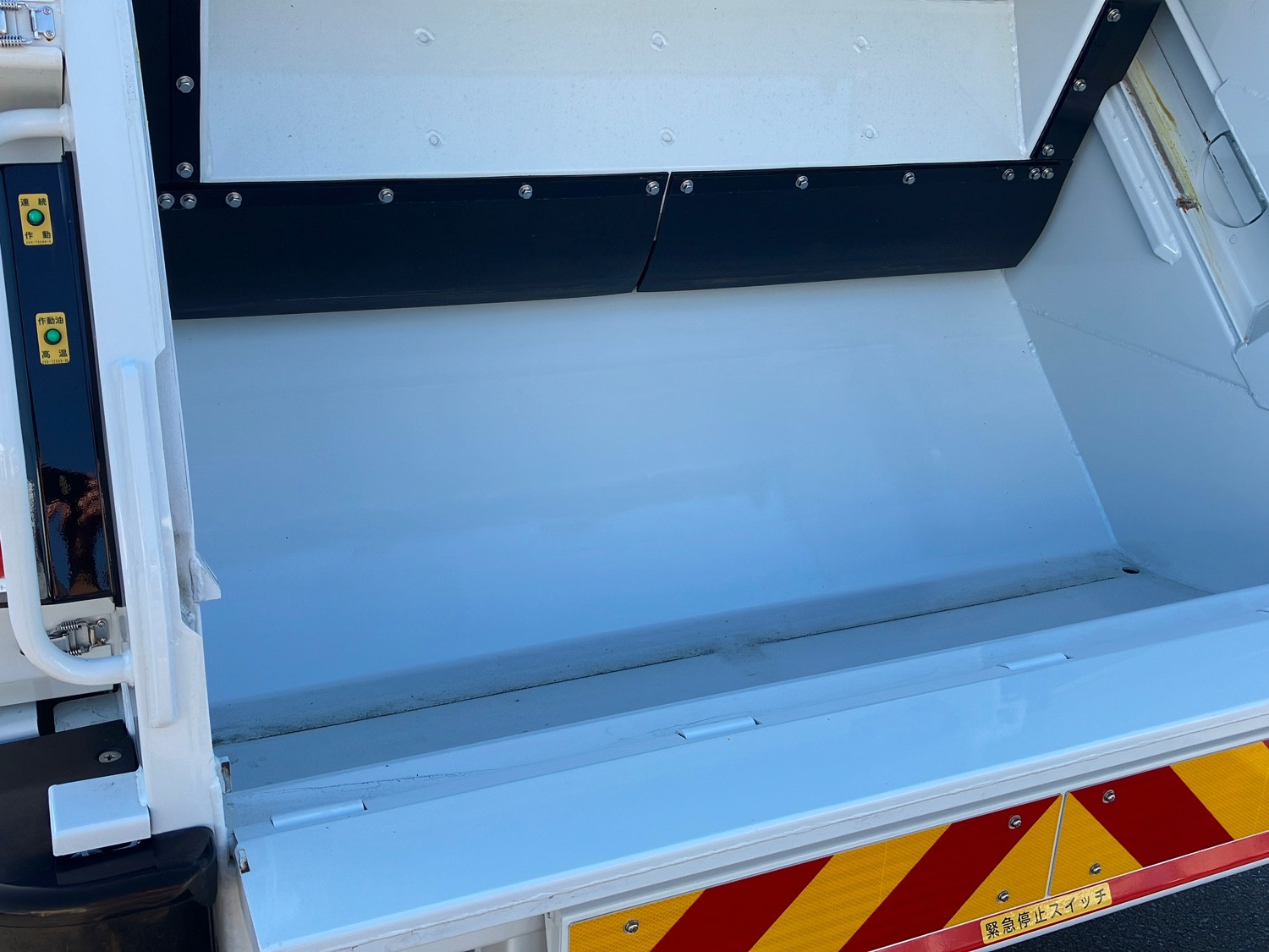 三菱 ファイター 2KG-FK62F(2WD)の写真10