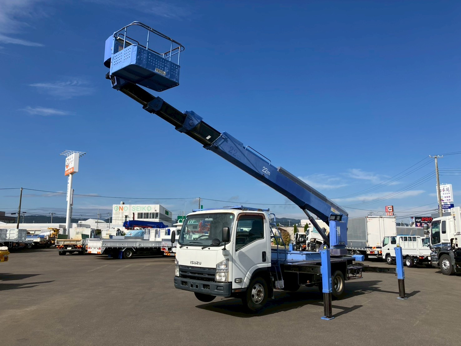 いすゞ エルフ SKG-NPR85YN(2WD)の写真1