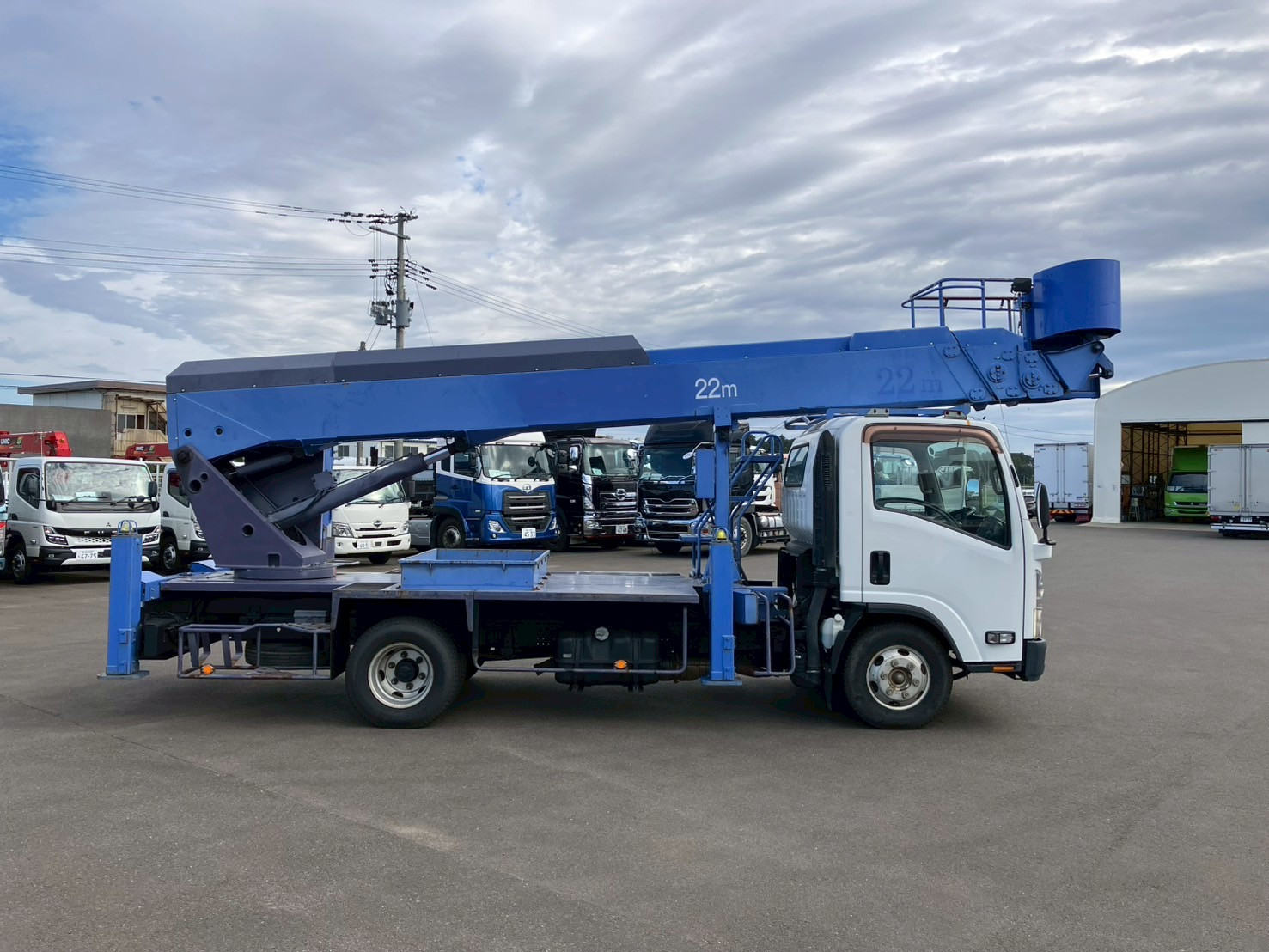 いすゞ エルフ SKG-NPR85YN(2WD)の写真6