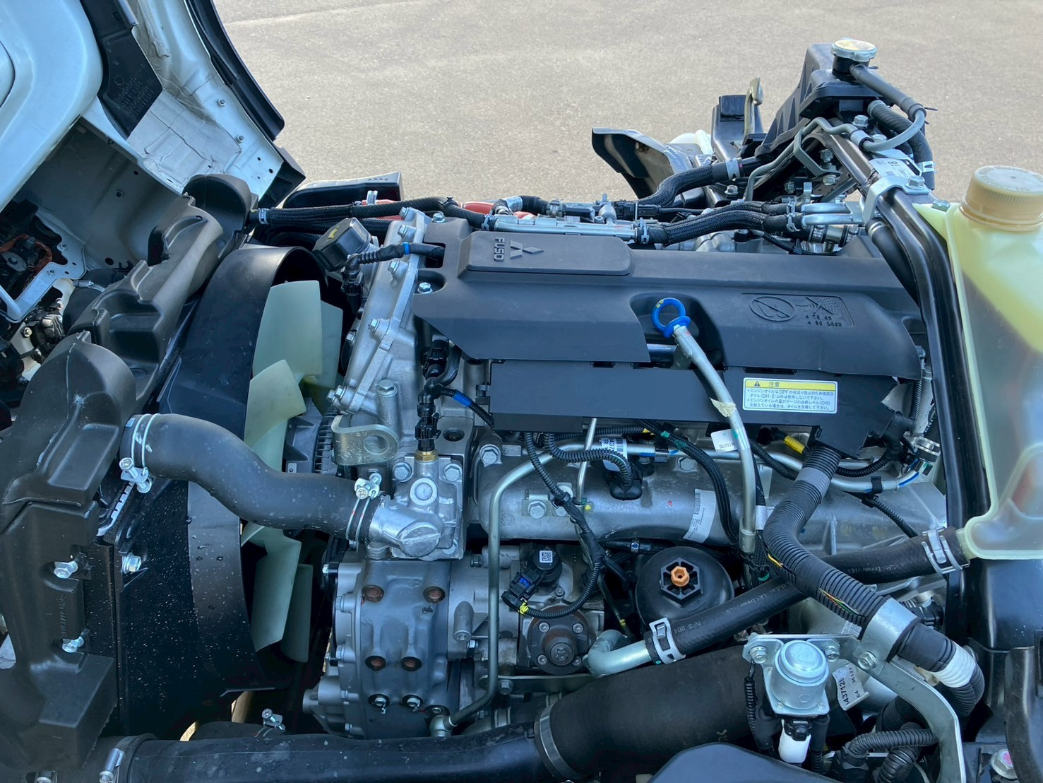 三菱 キャンター 2RG-FEA20(2WD)の写真16