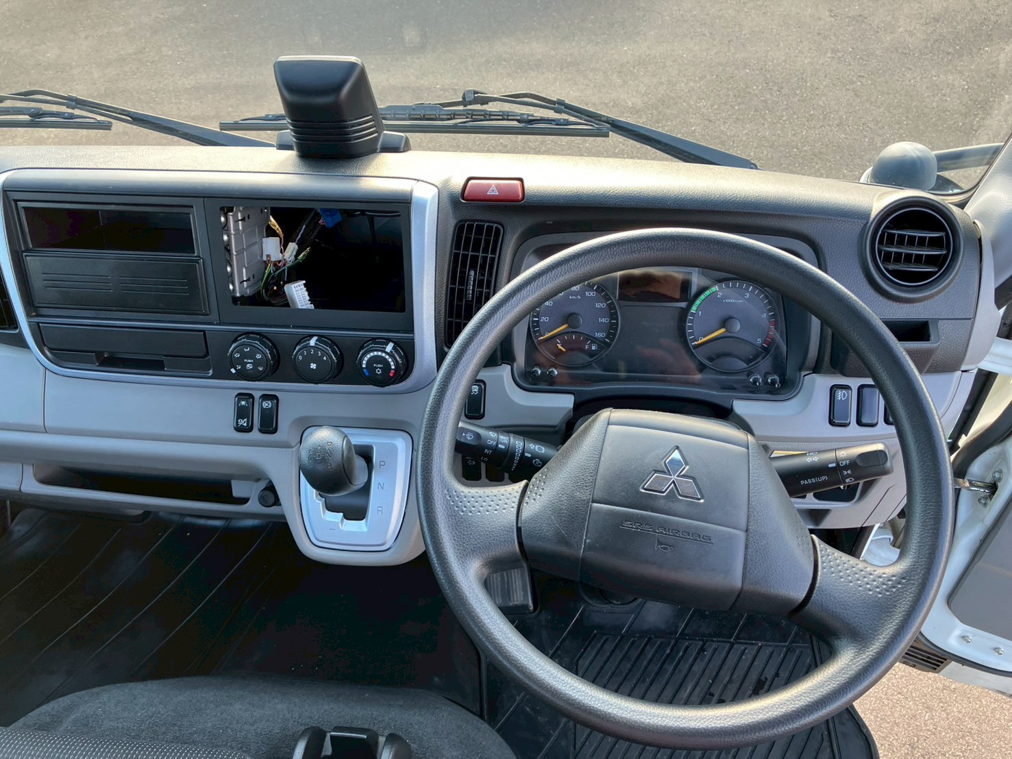 三菱 キャンター 2RG-FEA20(2WD)の写真19