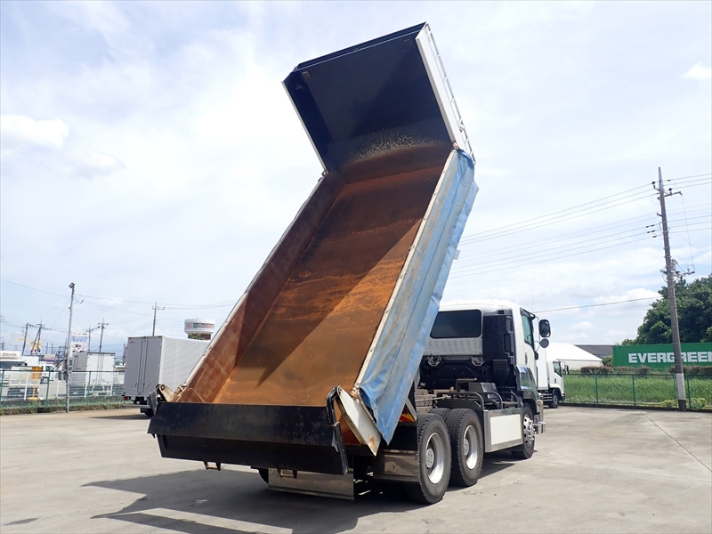 いすゞ ギガ 2PG-CXZ77CT(6x4)の写真9