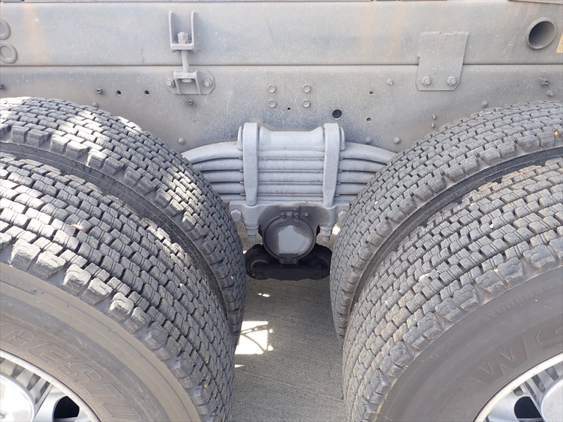 いすゞ ギガ 2PG-CXZ77CT(6x4)の写真14