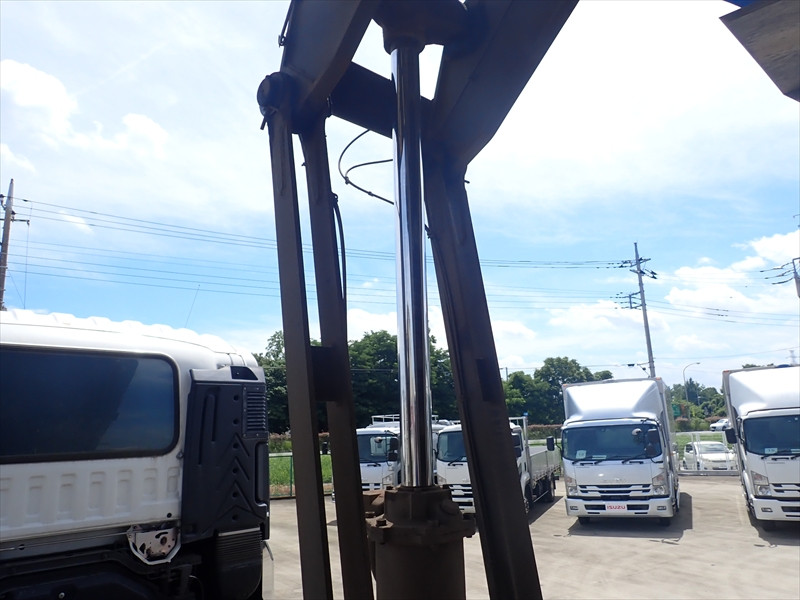 いすゞ ギガ 2PG-CXZ77CT(6x4)の写真17