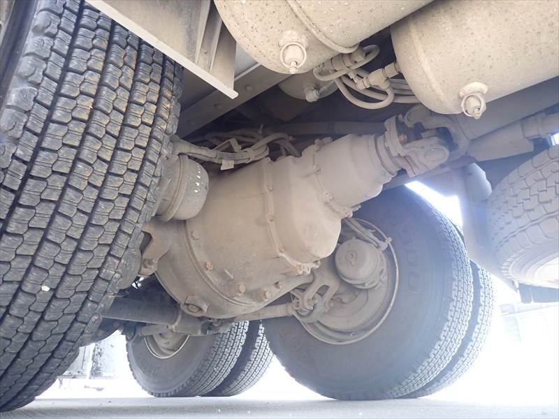 いすゞ ギガ 2PG-CXZ77CT(6x4)の写真24