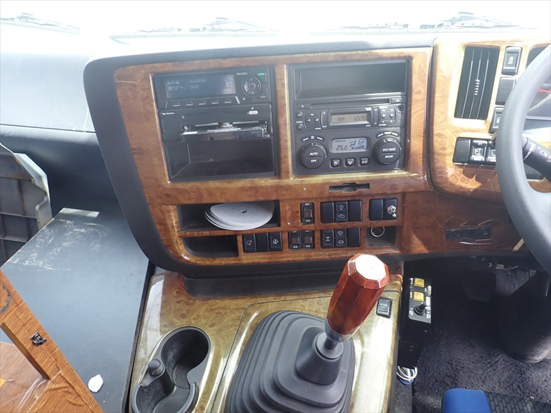 いすゞ ギガ 2PG-CXZ77CT(6x4)の写真32