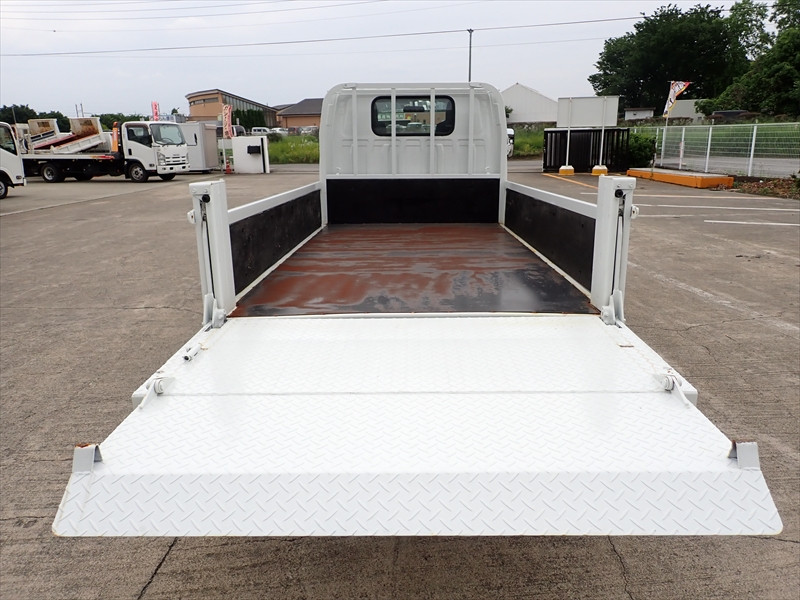 いすゞ エルフ TKG-NJR85AN(2WD)の写真6