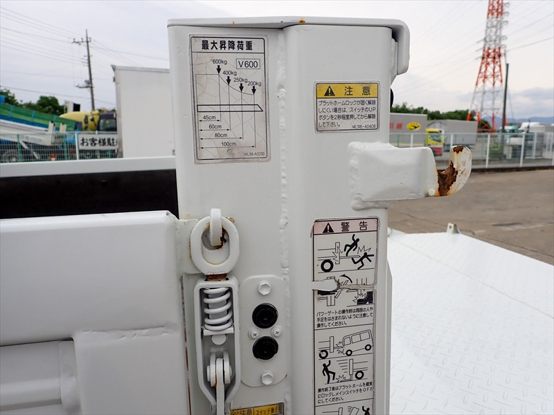 いすゞ エルフ TKG-NJR85AN(2WD)の写真10