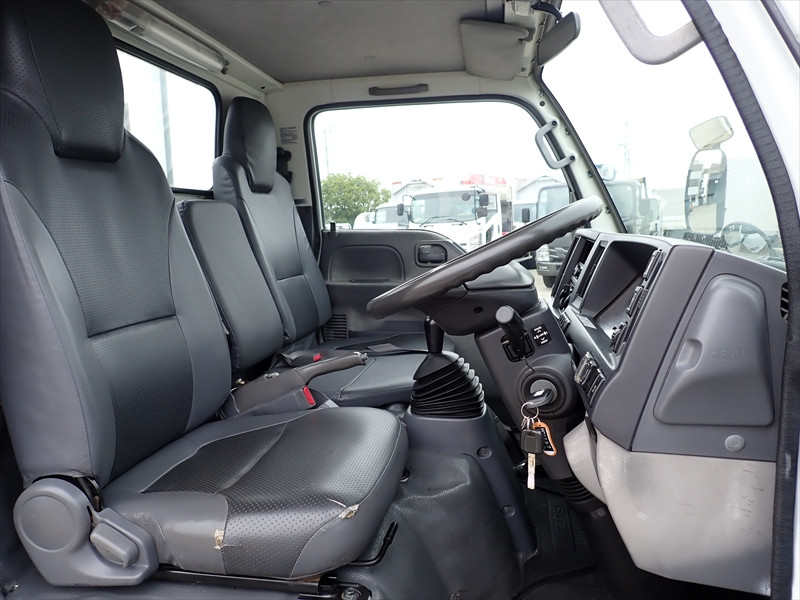 いすゞ エルフ TKG-NJR85AN(2WD)の写真34