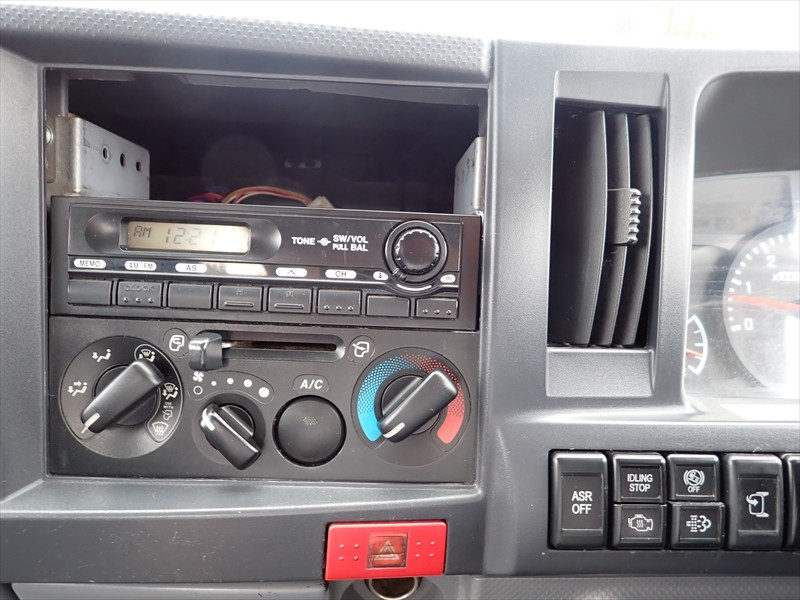 いすゞ エルフ TKG-NJR85AN(2WD)の写真39