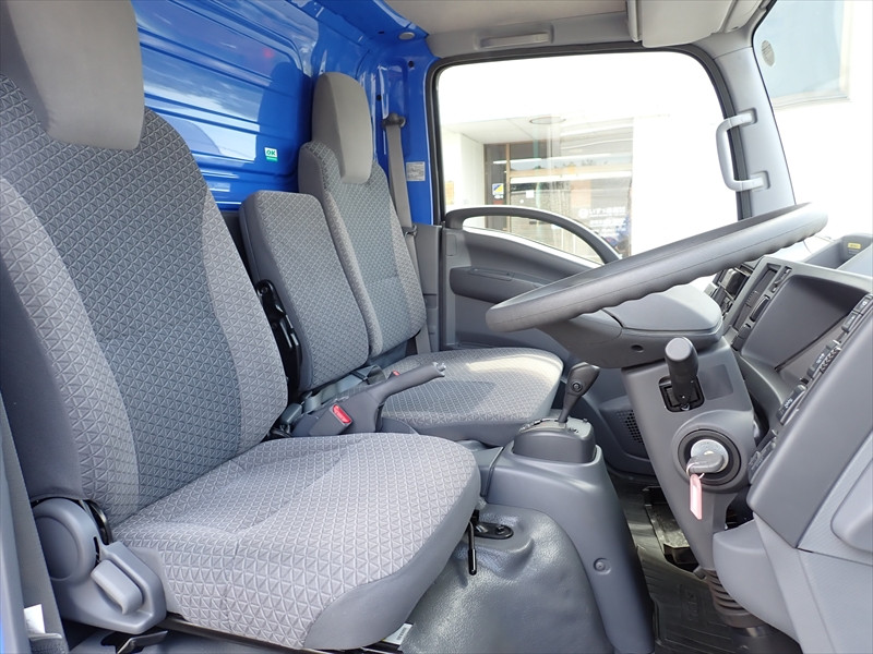 いすゞ エルフ 2RG-NMR88AN(2WD)の写真19