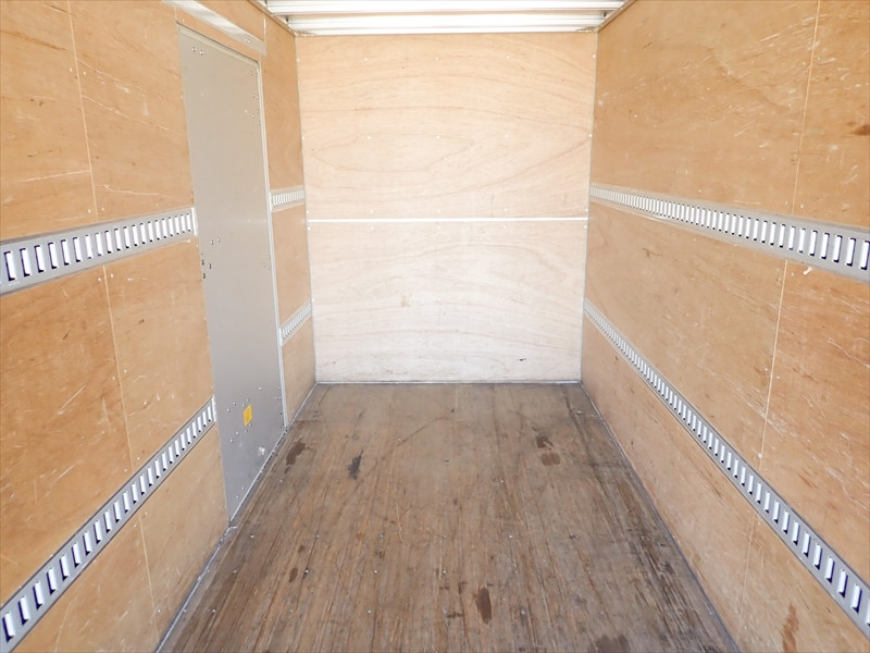 いすゞ エルフ 2RG-NLR88AN(2WD)の写真9