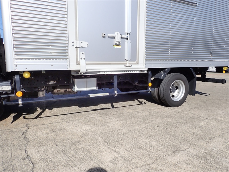 いすゞ エルフ 2RG-NLR88AN(2WD)の写真16