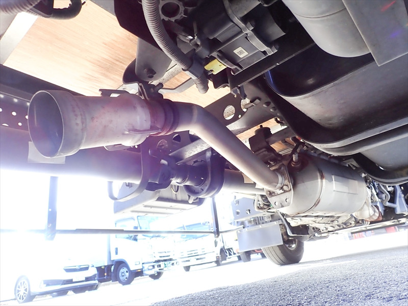 いすゞ エルフ 2RG-NLR88AN(2WD)の写真24