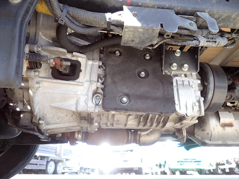 いすゞ エルフ 2RG-NLR88AN(2WD)の写真34