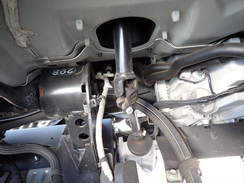 いすゞ エルフ 2RG-NLR88AN(2WD)の写真35