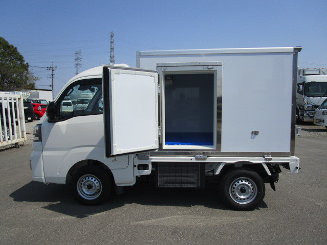 ダイハツ ハイゼットトラック 3BD-S500P(2WD)の写真9