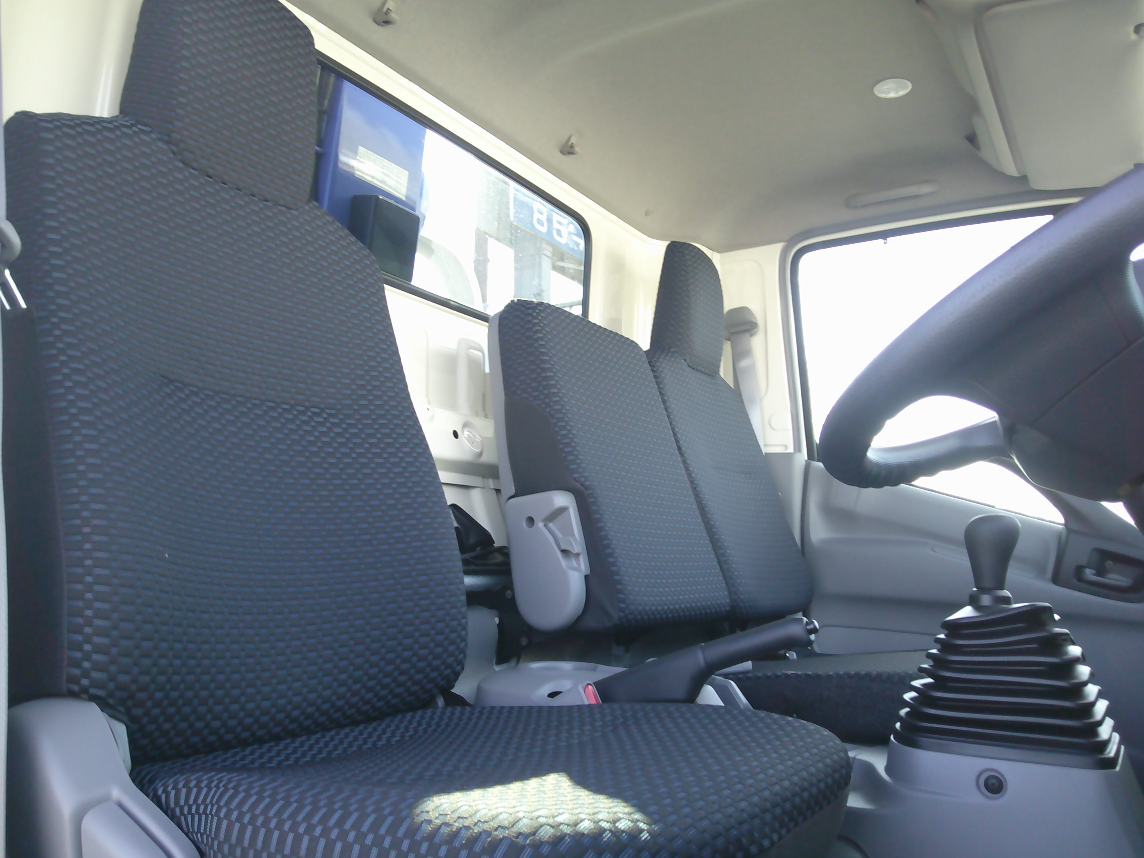 日産 ニッサン 2KG-XZU720(2WD)の写真21