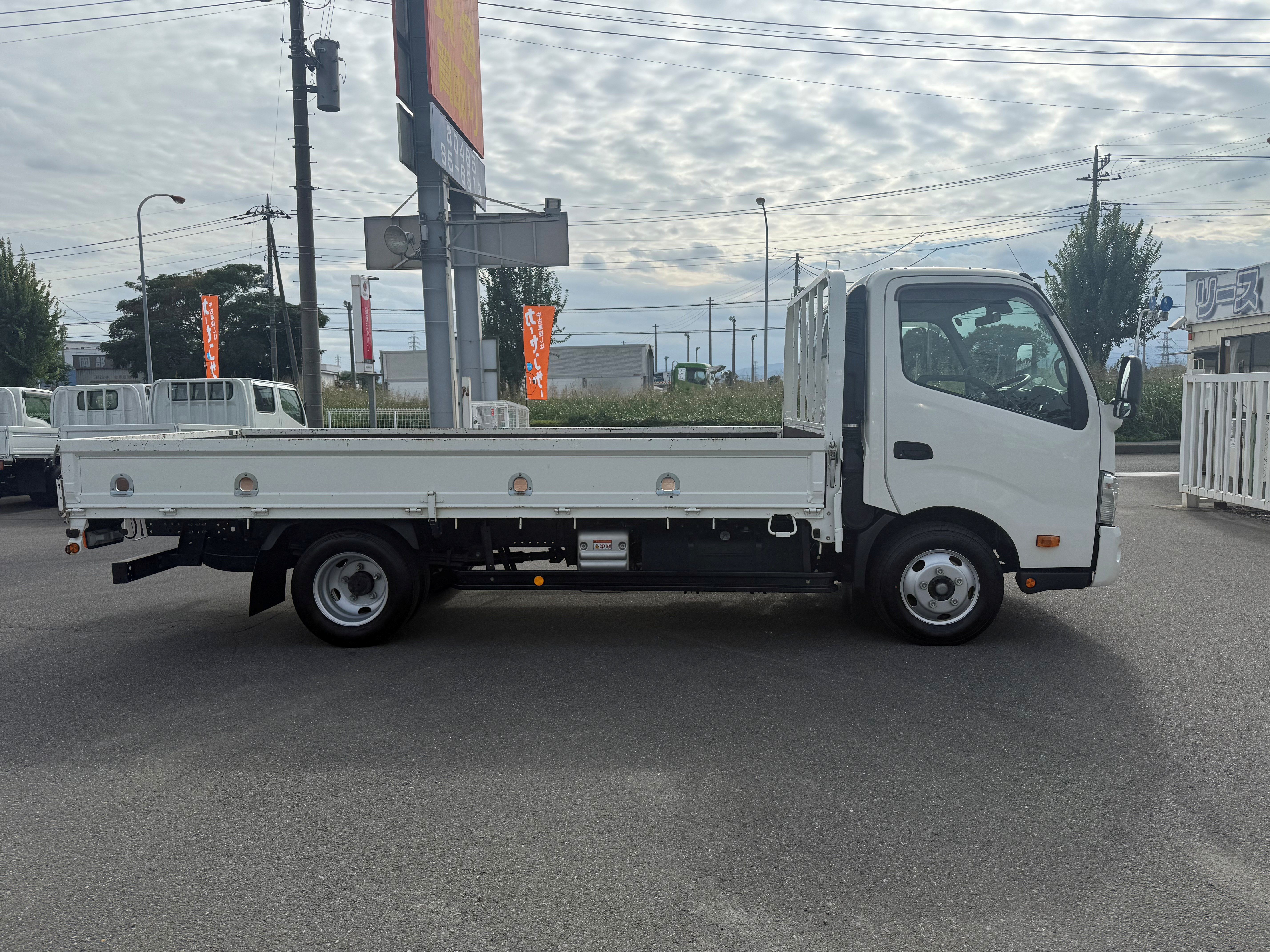 日野 デュトロ 2RG-XZC710M(2WD)の写真4