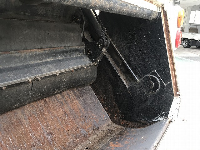 日野 デュトロ PB-XZU301X(2WD)の写真28