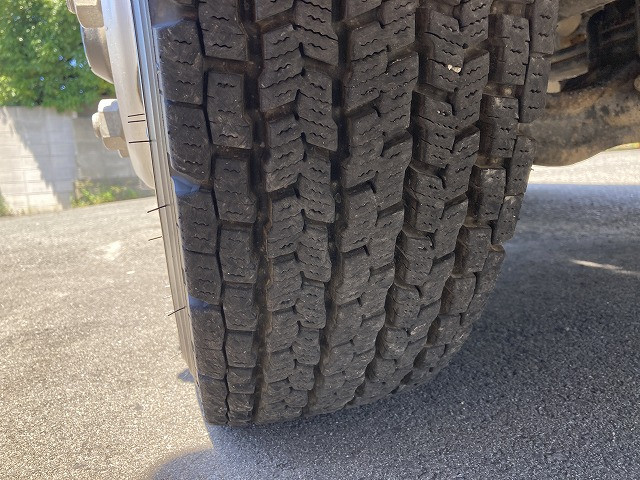 いすゞ フォワード 2PG-FRR90S1(2WD)の写真23