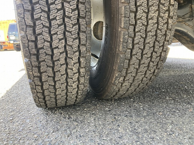 いすゞ フォワード 2PG-FRR90S1(2WD)の写真27