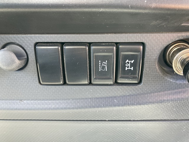 いすゞ フォワード 2PG-FRR90S1(2WD)の写真40