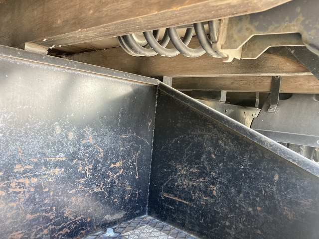 いすゞ エルフ TPG-NPR85AR(2WD)の写真26