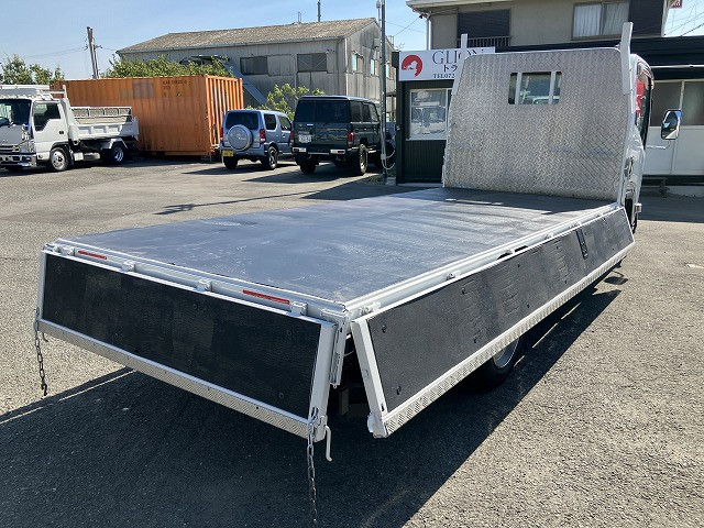 いすゞ エルフ TRG-NLR85AR(2WD)の写真15