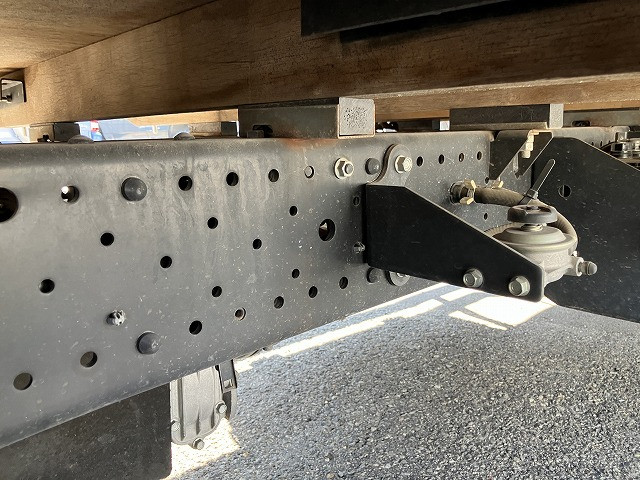 いすゞ エルフ TRG-NLR85AR(2WD)の写真32