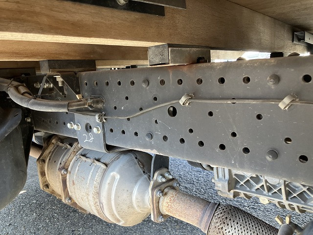 いすゞ エルフ TRG-NLR85AR(2WD)の写真34