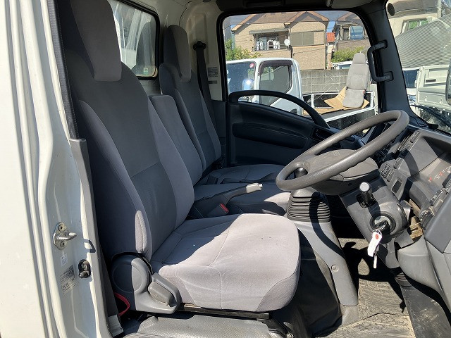 いすゞ エルフ TRG-NLR85AR(2WD)の写真43