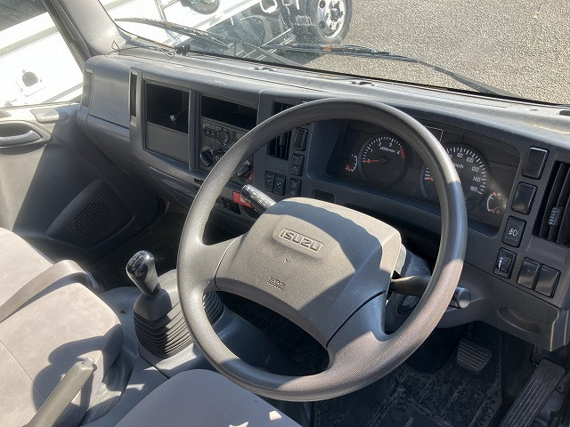 いすゞ エルフ TRG-NLR85AR(2WD)の写真49