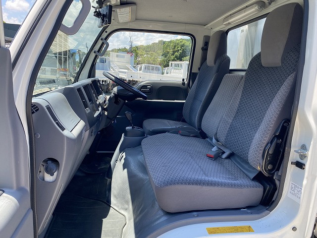 いすゞ エルフ TRG-NJR85AN(2WD)の写真39