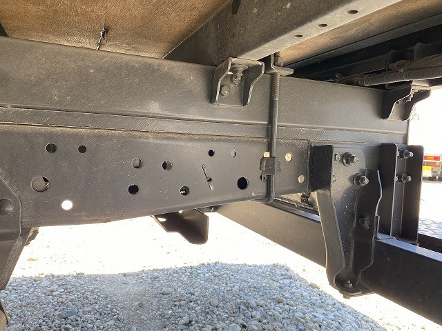 いすゞ エルフ TRG-NJR85AN(2WD)の写真42