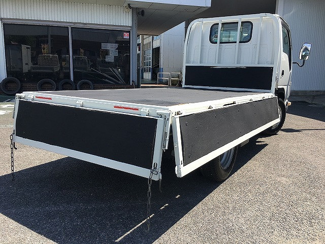 いすゞ エルフ TPG-NJS85A(4WD)の写真15