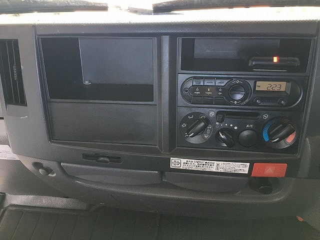 いすゞ エルフ TPG-NJS85A(4WD)の写真44