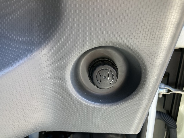 いすゞ エルフ 2RG-NPR88AN(2WD)の写真40