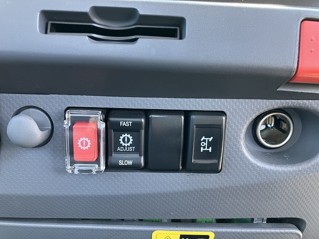 いすゞ エルフ 2RG-NPR88AN(2WD)の写真42